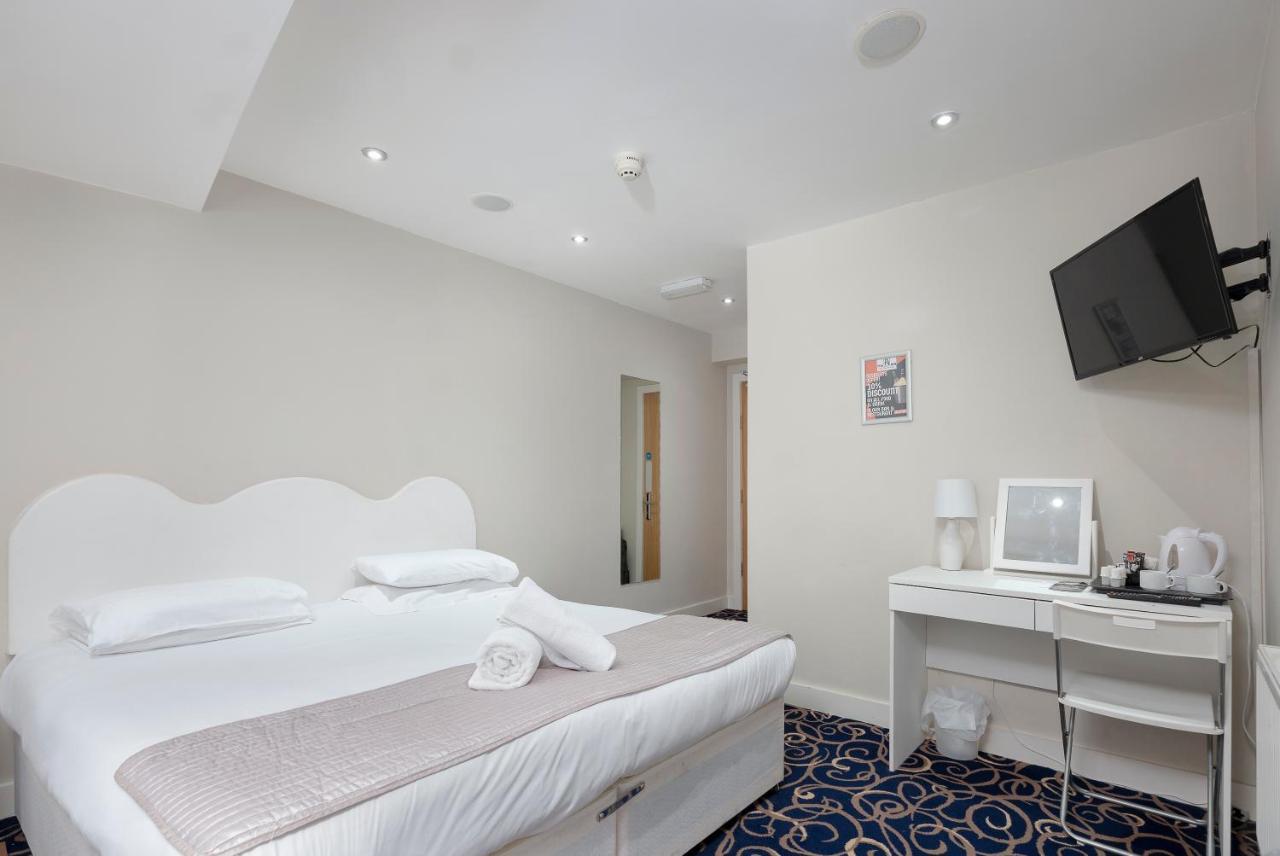 The R Inn Hotel Desborough Екстериор снимка