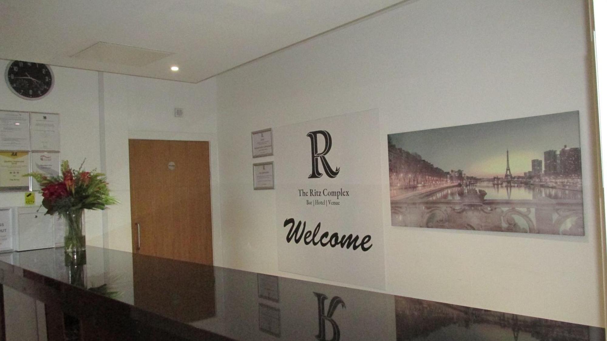 The R Inn Hotel Desborough Стая снимка